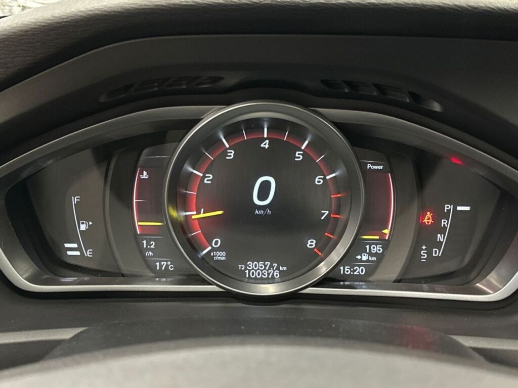 Volvo V40 2019 Valkoinen