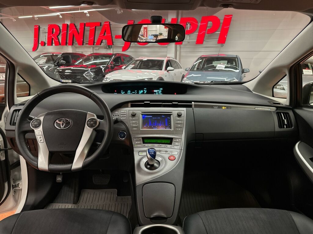 Toyota Prius Plug-in 2015 Valkoinen