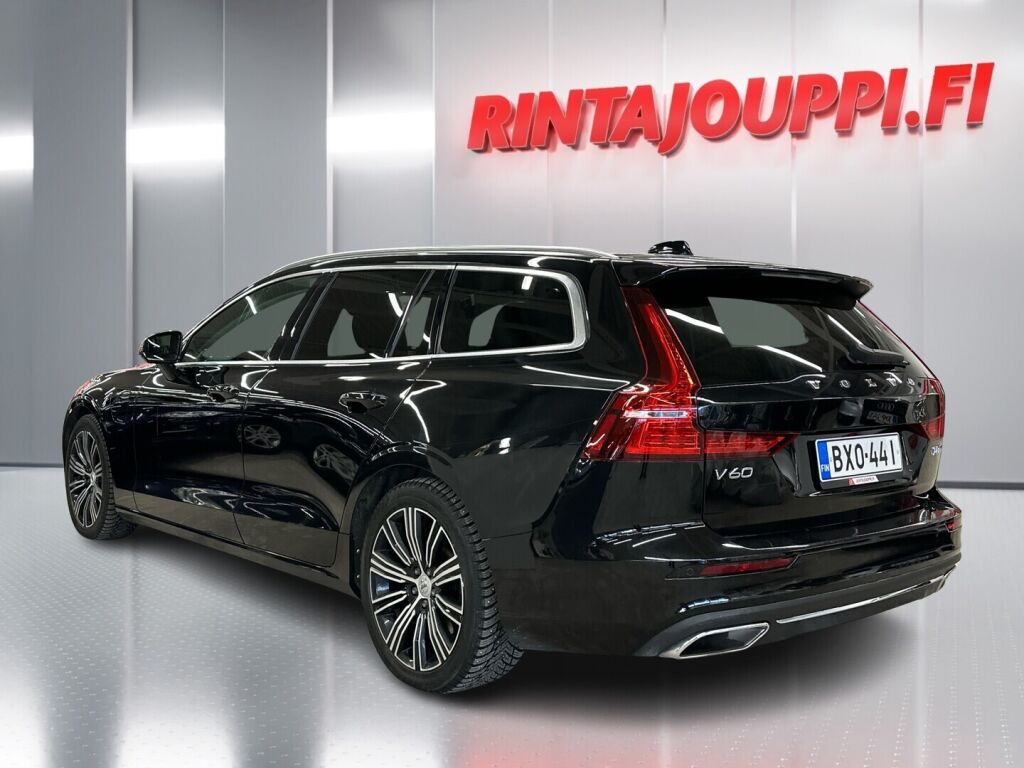 Volvo V60 2019 Musta