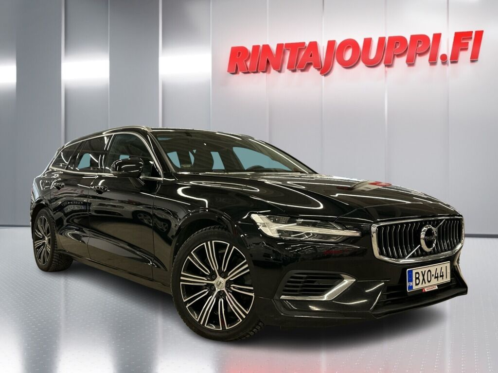 Volvo V60 2019 Musta