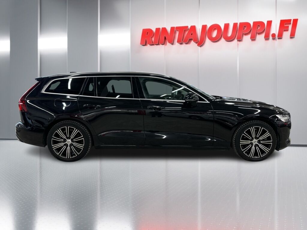 Volvo V60 2019 Musta