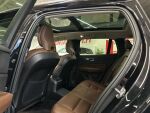 Volvo V60 2019 Musta
