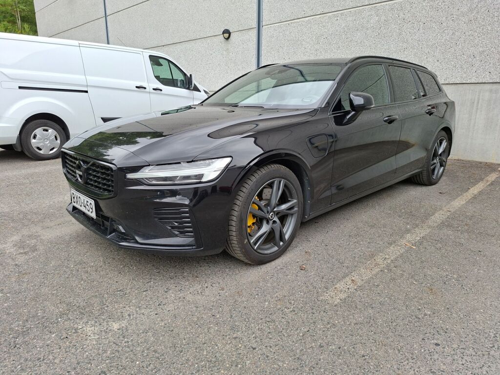Volvo V60 2019 Musta