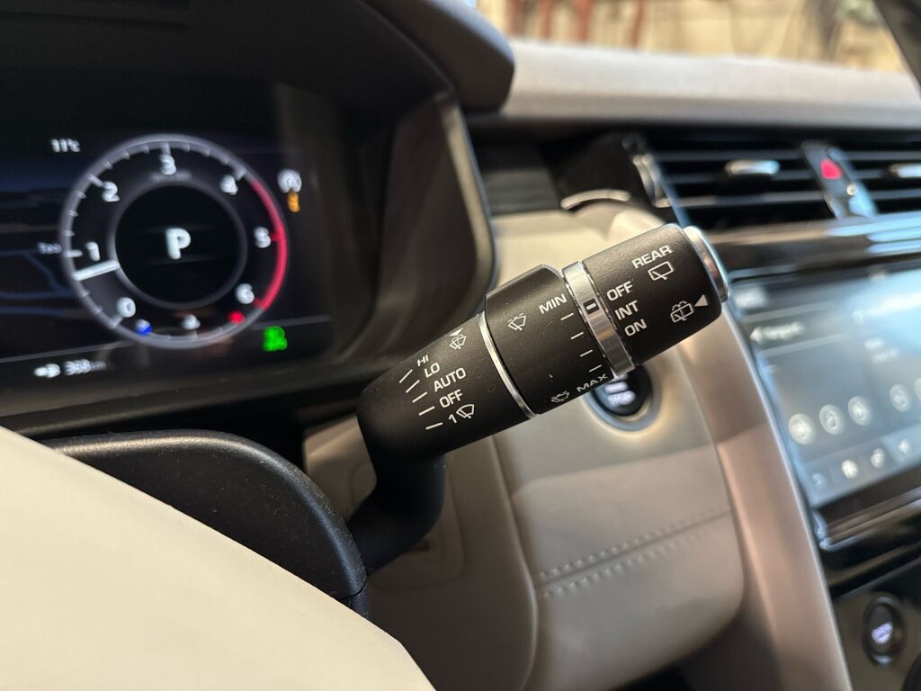 Land Rover Discovery 2020 Harmaa