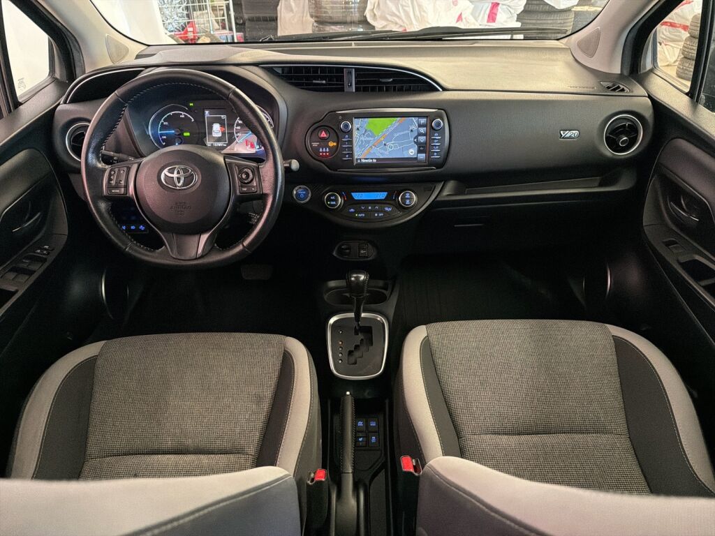 Toyota Yaris 2019 Harmaa