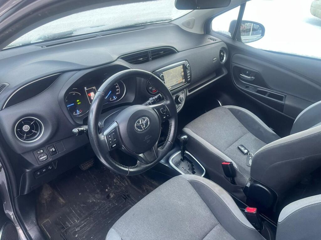 Toyota Yaris 2019 Harmaa