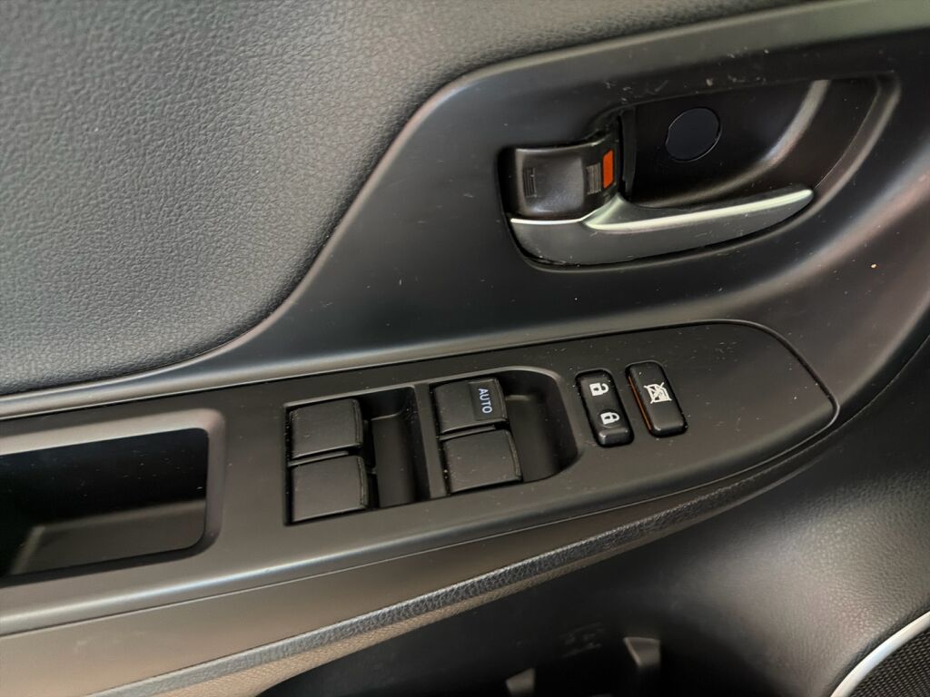 Toyota Yaris 2019 Harmaa