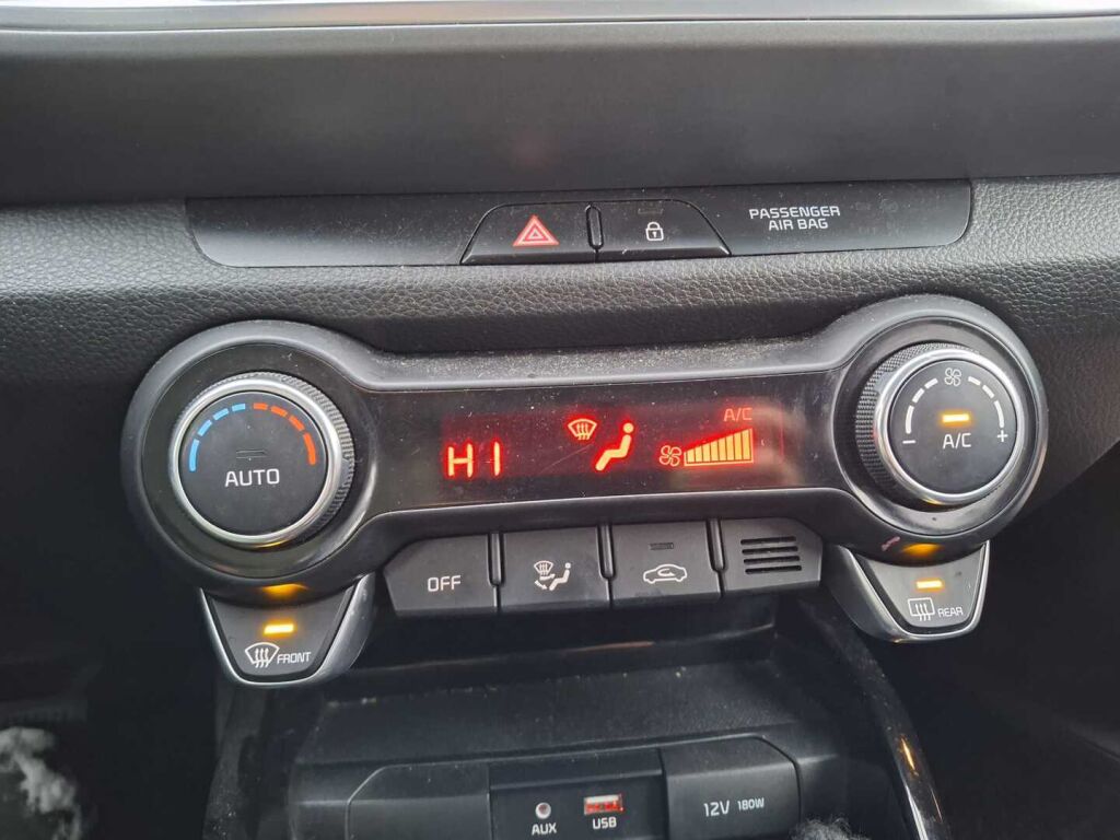 Kia Stonic 2019 Punainen