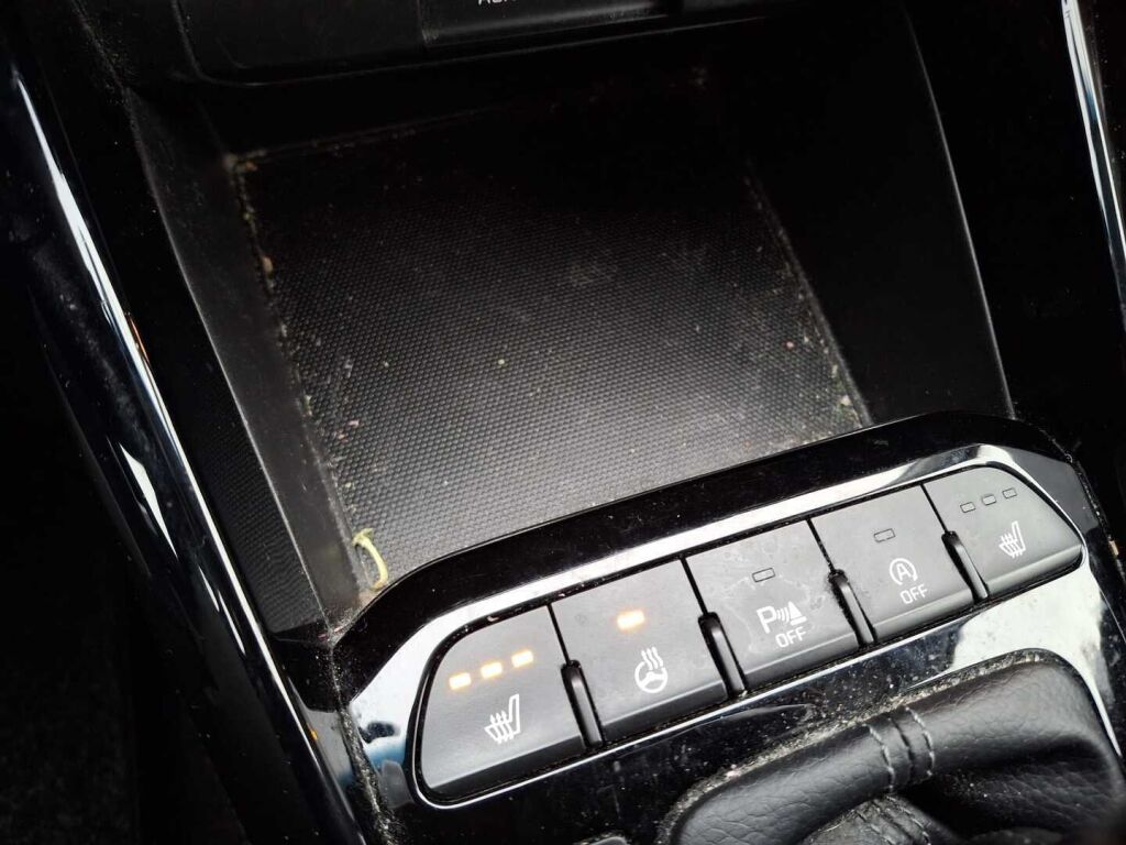 Kia Stonic 2019 Punainen