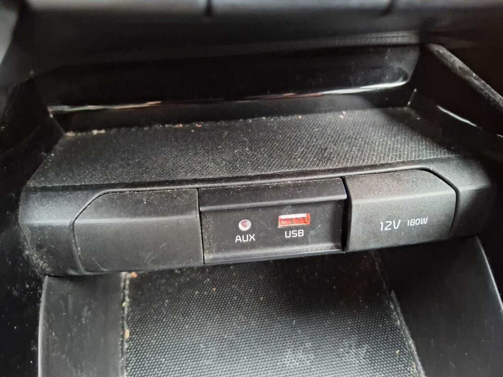 Kia Stonic 2019 Punainen