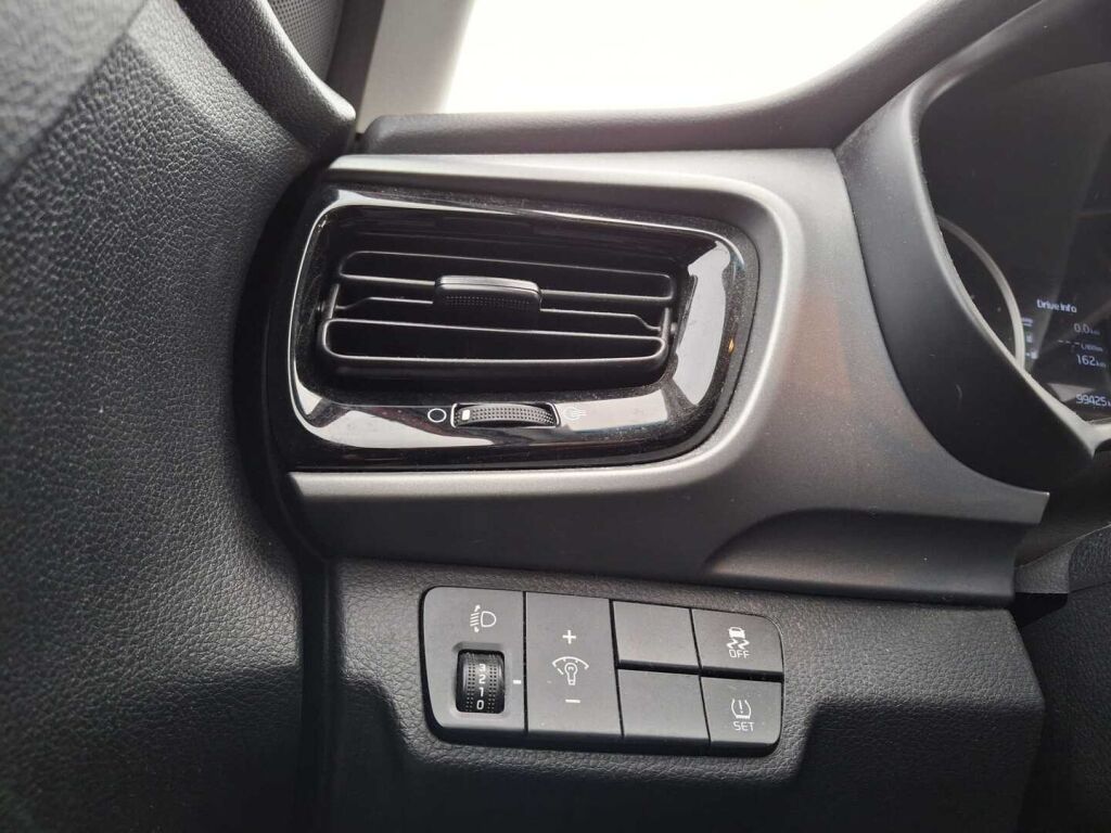 Kia Stonic 2019 Punainen