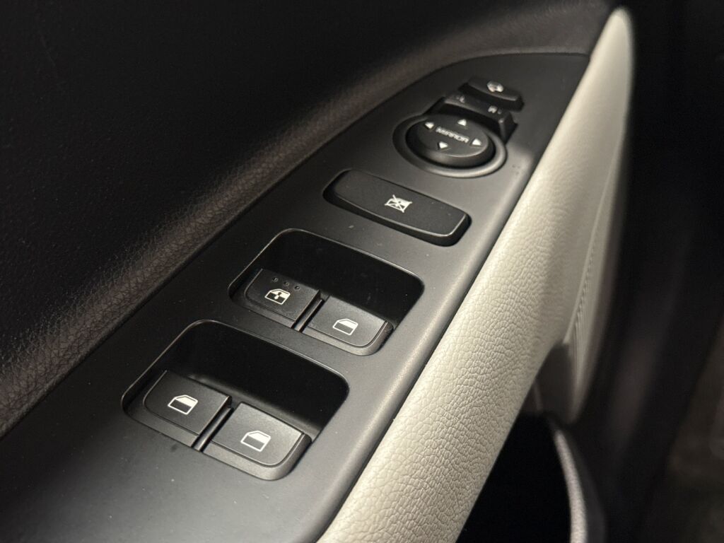 Kia Stonic 2019 Punainen