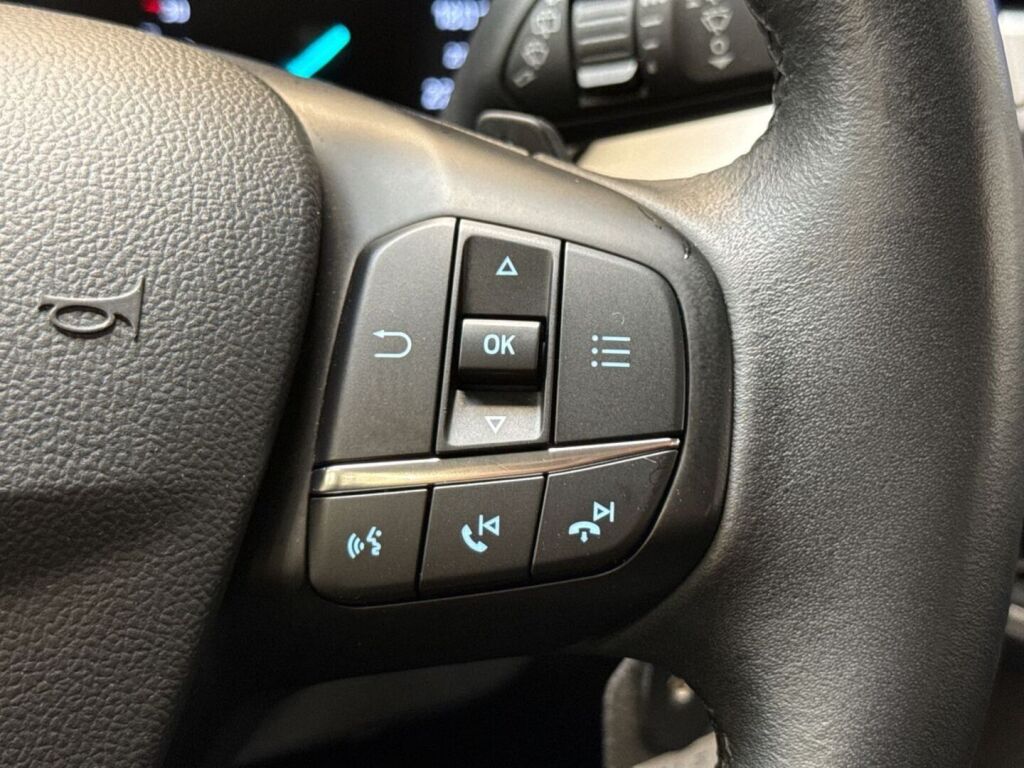 Ford Focus 2019 Valkoinen