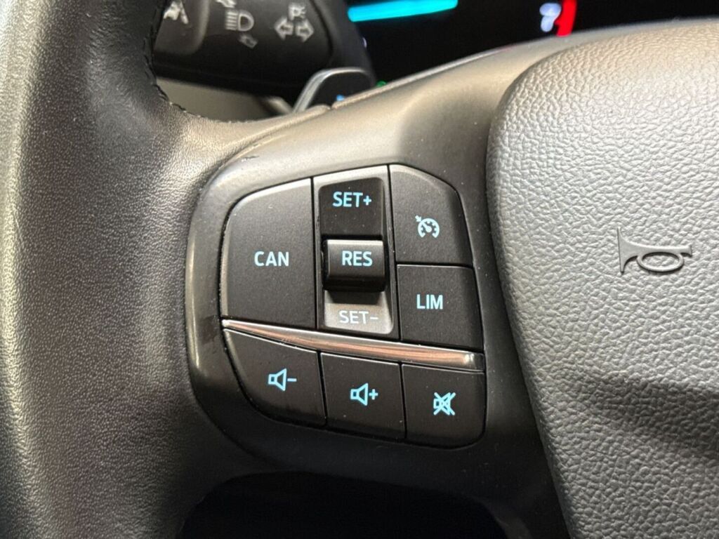 Ford Focus 2019 Valkoinen