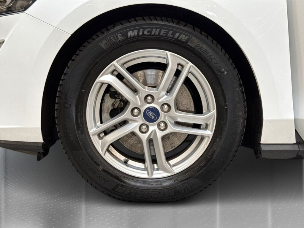 Ford Focus 2019 Valkoinen