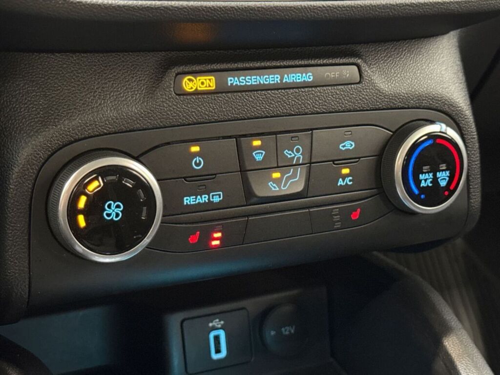 Ford Focus 2019 Valkoinen