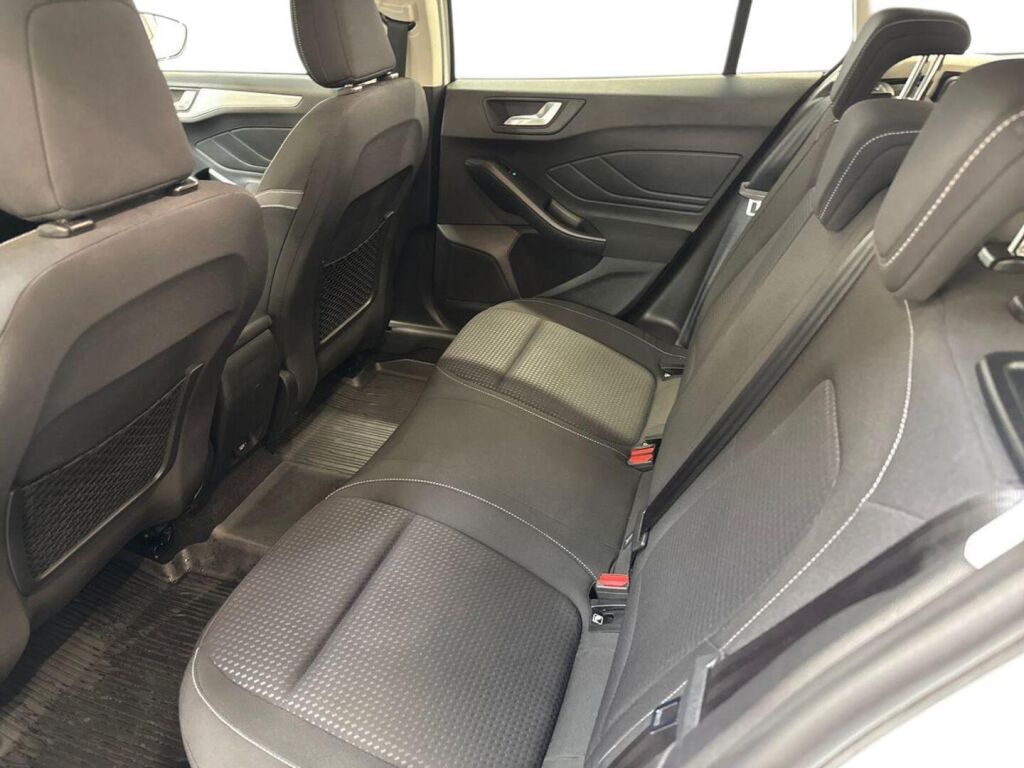 Ford Focus 2019 Valkoinen