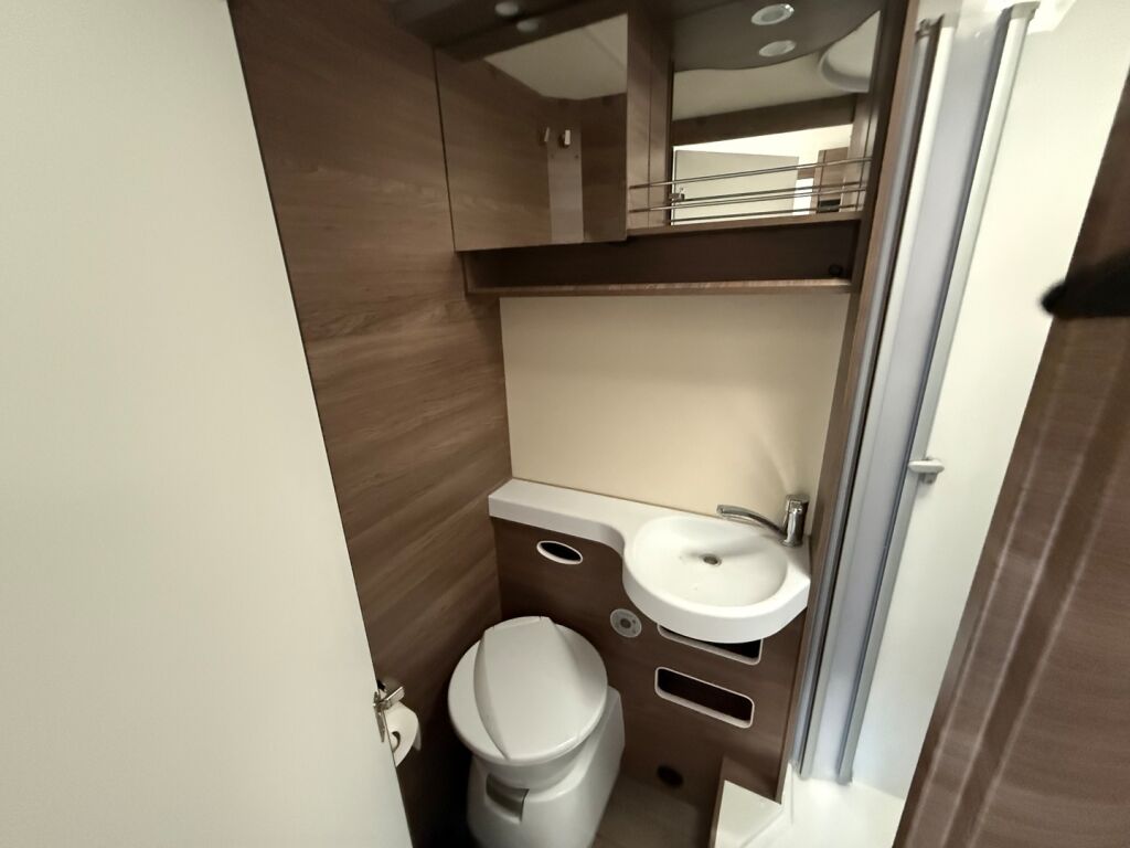 Knaus Live TI 700 2019 Valkoinen