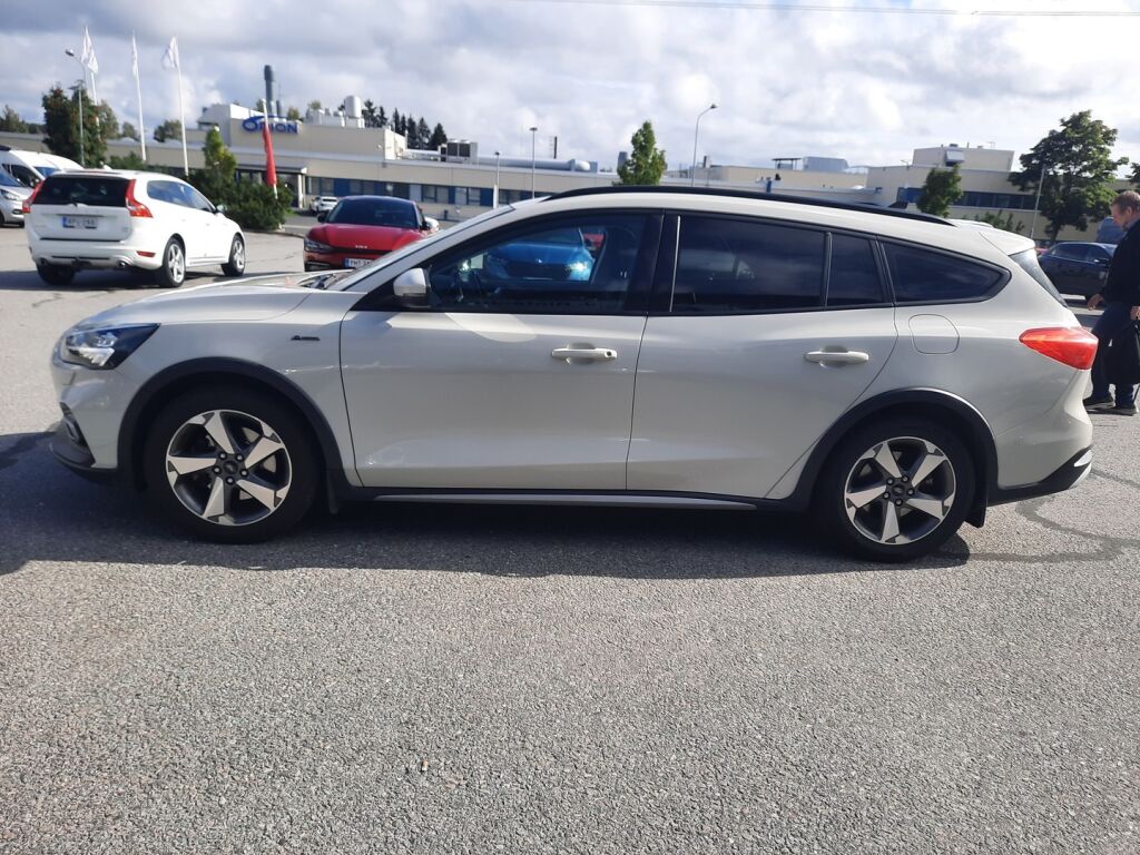 Ford Focus 2019 Valkoinen