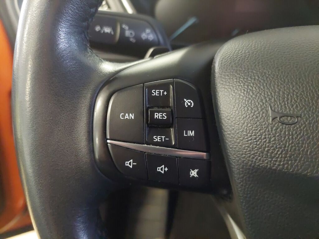 Ford Focus 2019 Punainen