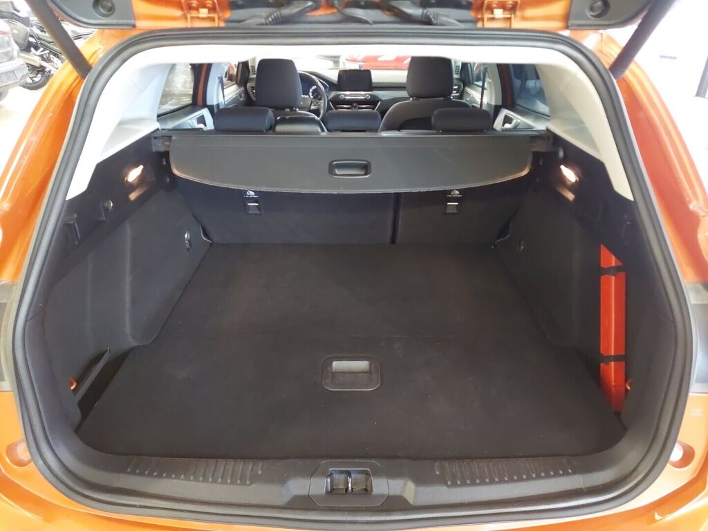 Ford Focus 2019 Punainen