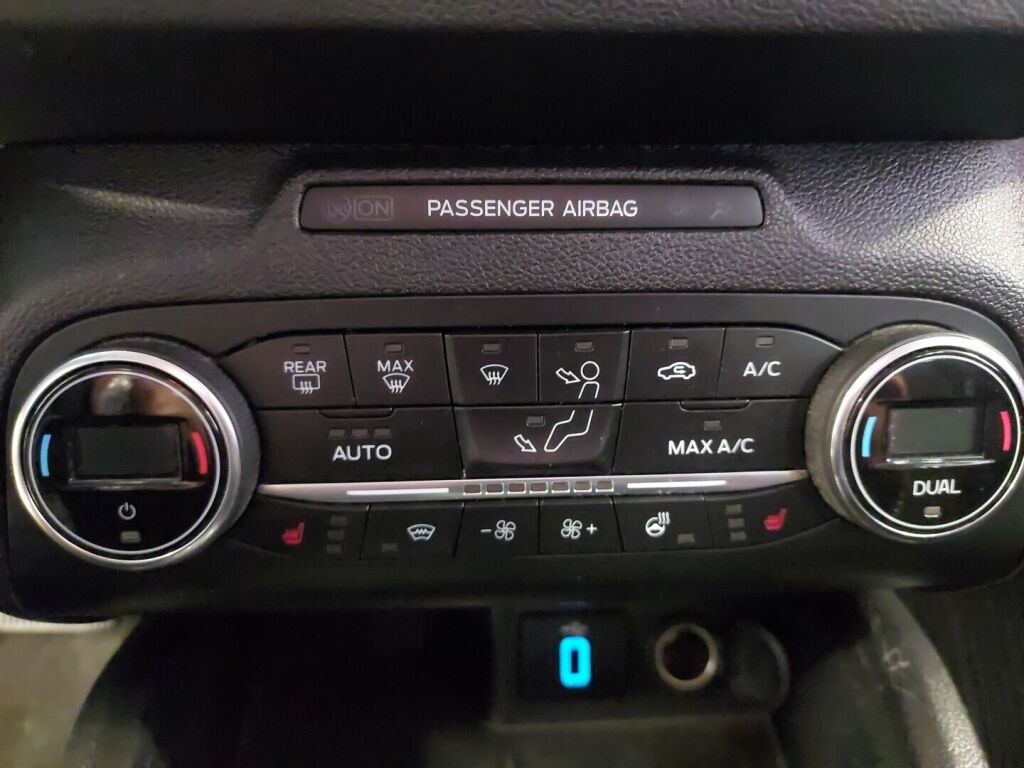 Ford Focus 2019 Punainen