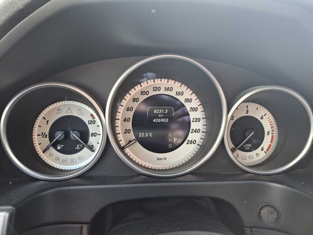 Mercedes-Benz E 2015 Valkoinen
