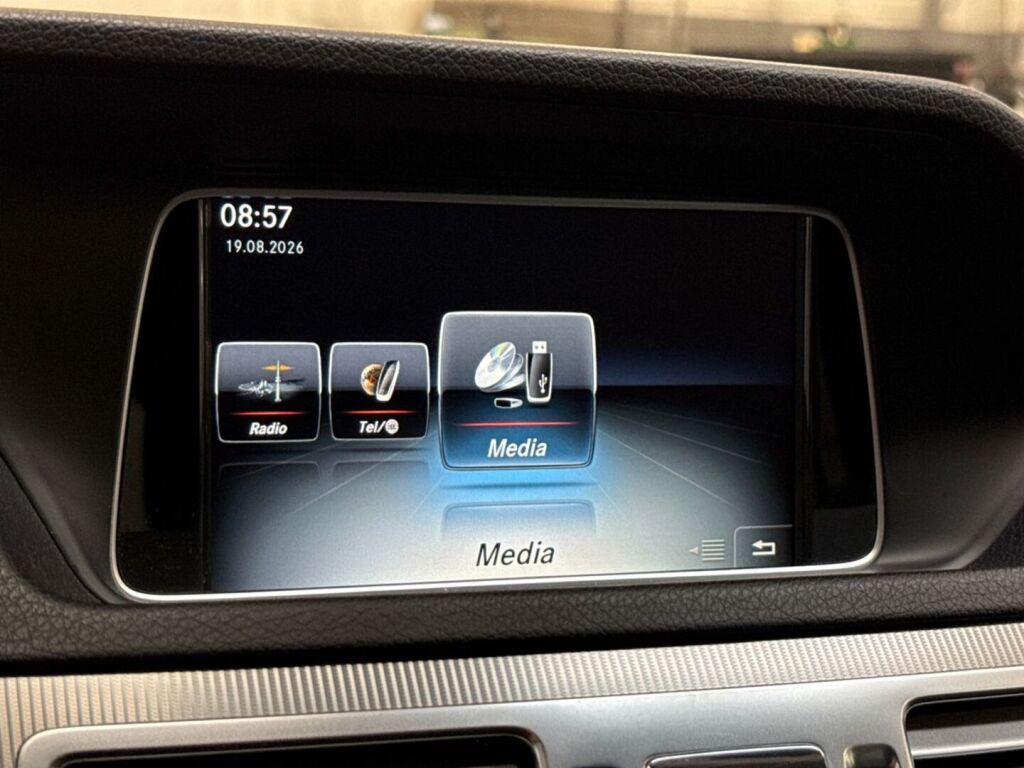 Mercedes-Benz E 2015 Valkoinen