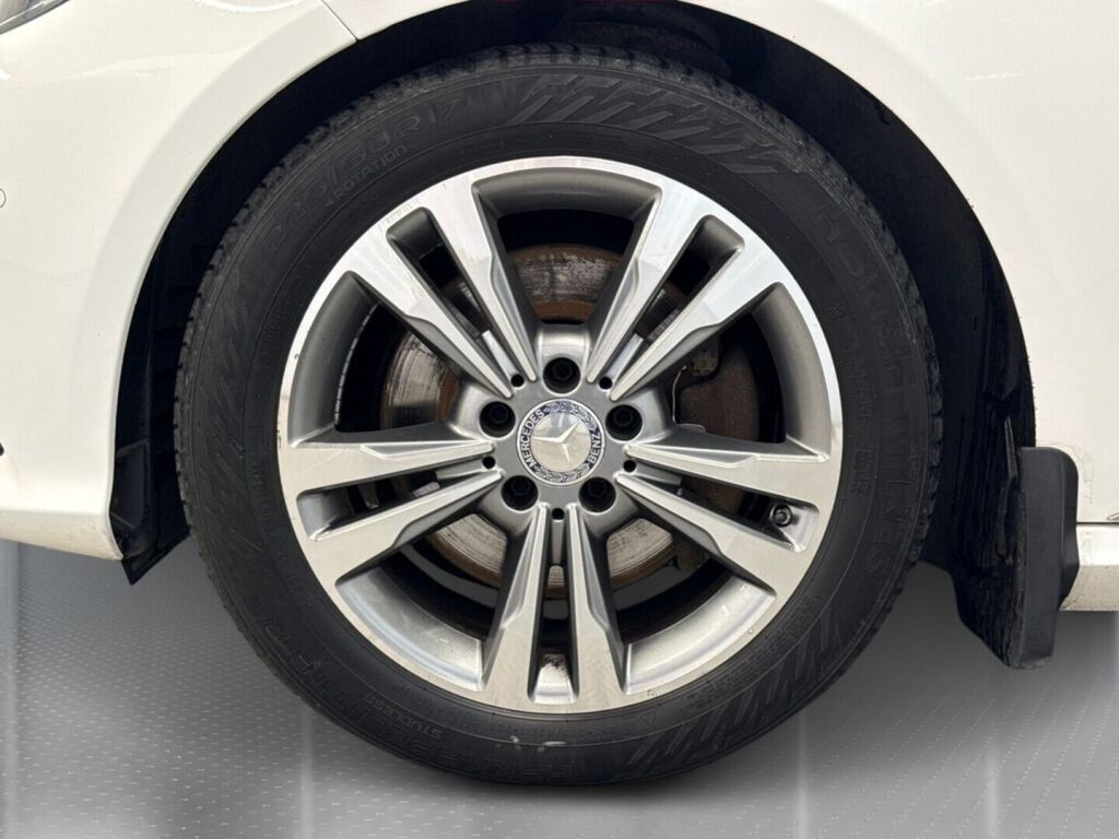 Mercedes-Benz E 2015 Valkoinen