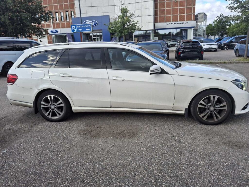 Mercedes-Benz E 2015 Valkoinen