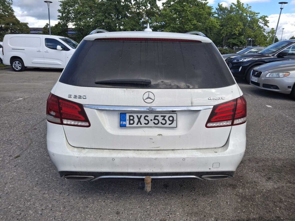 Mercedes-Benz E 2015 Valkoinen