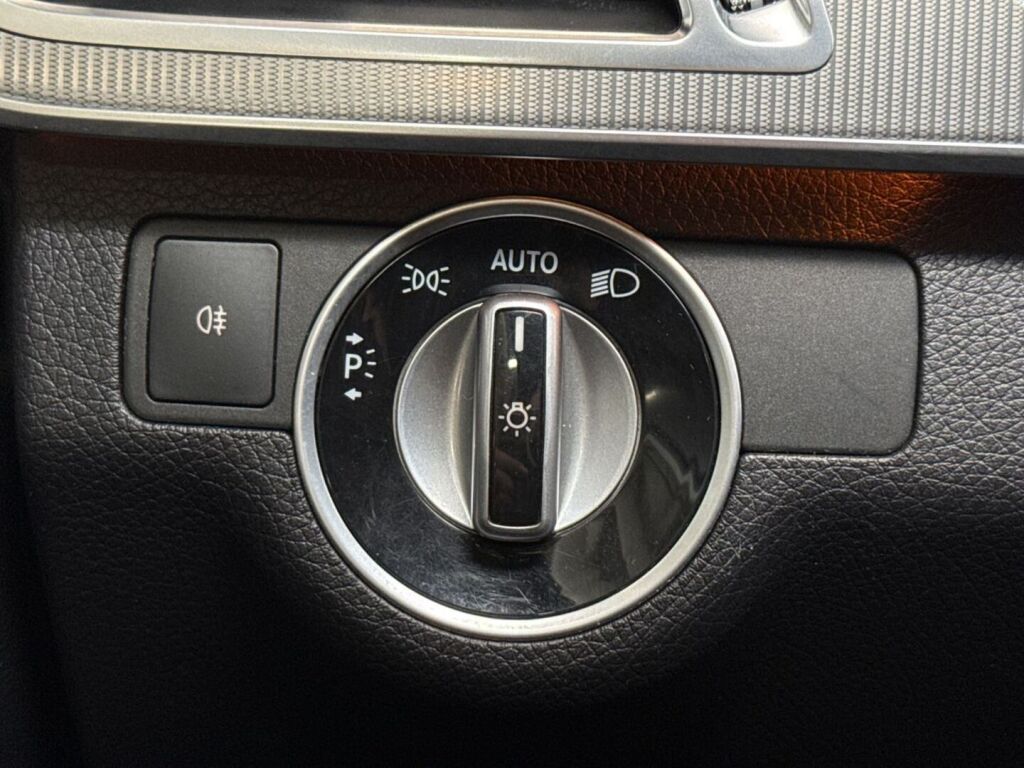 Mercedes-Benz E 2015 Valkoinen