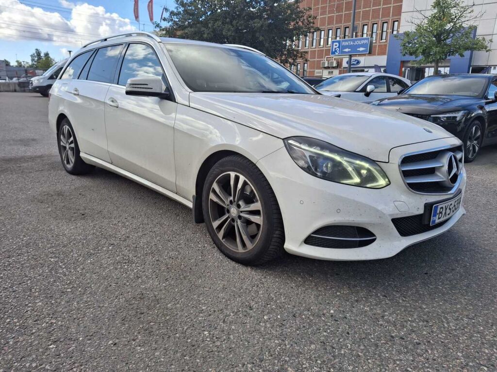 Mercedes-Benz E 2015 Valkoinen