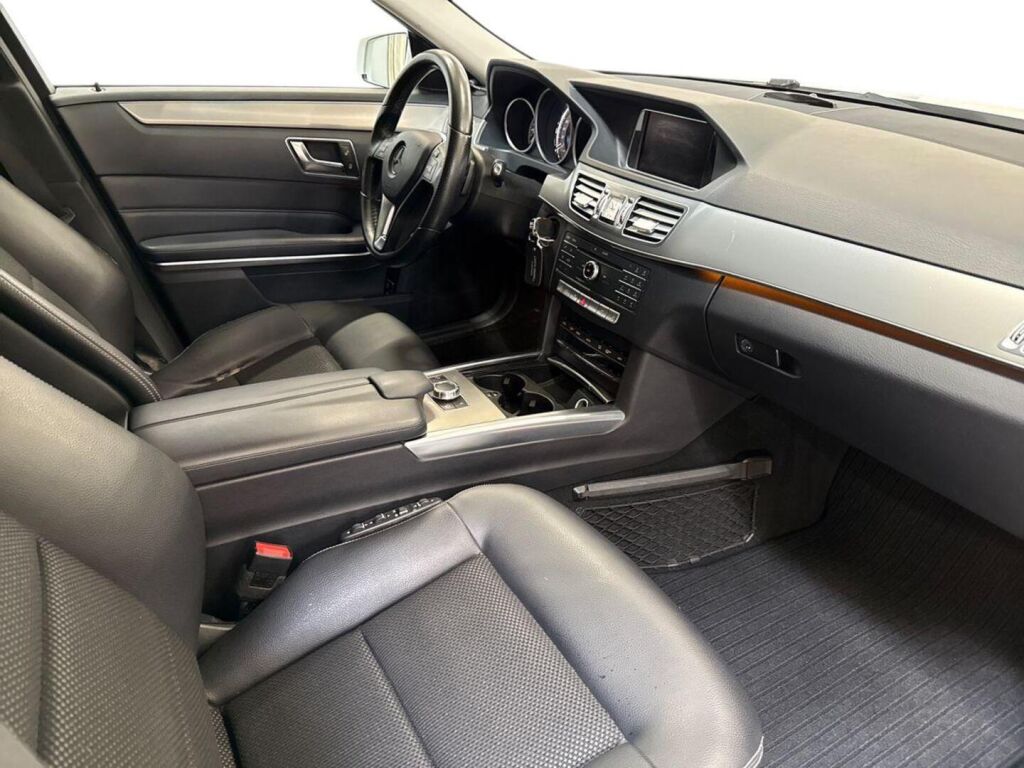 Mercedes-Benz E 2015 Valkoinen