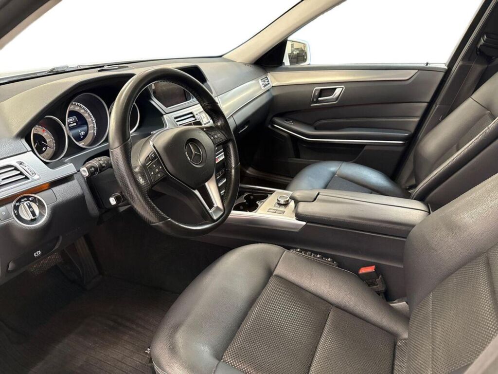 Mercedes-Benz E 2015 Valkoinen