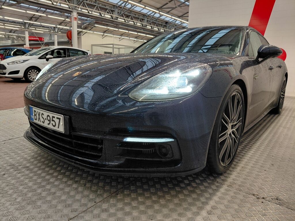 Porsche Panamera 2019 Sininen