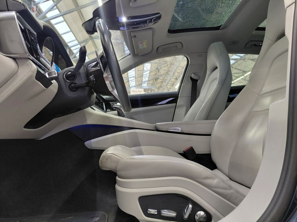 Porsche Panamera 2019 Sininen