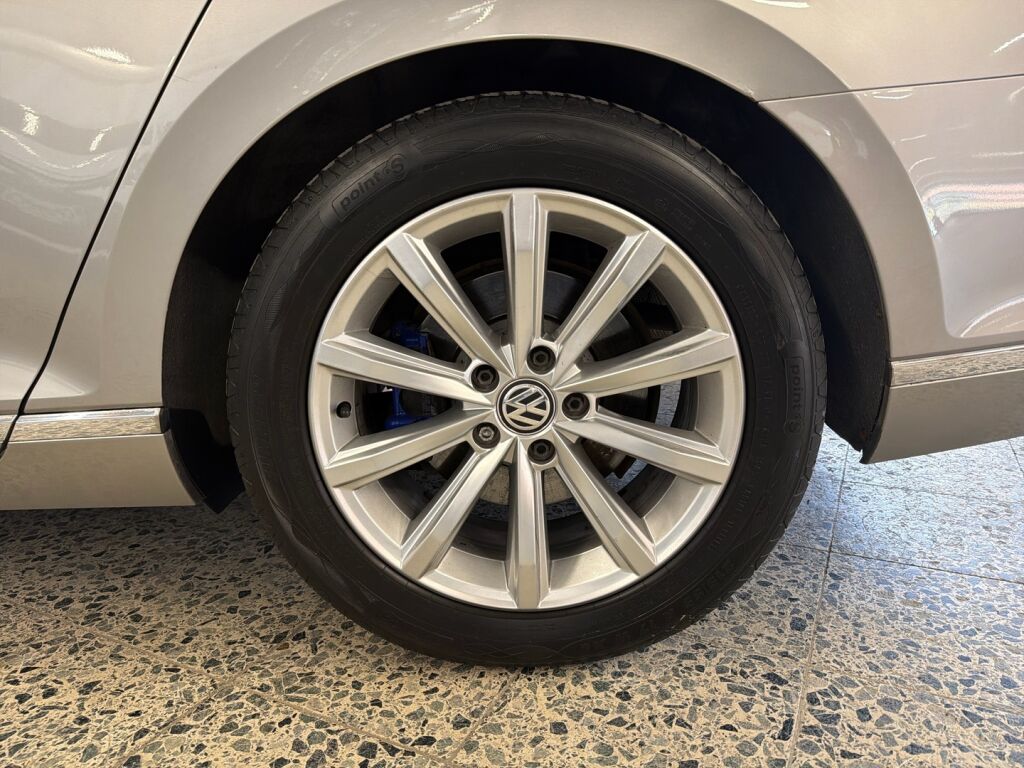 Volkswagen Passat 2016 Hopea