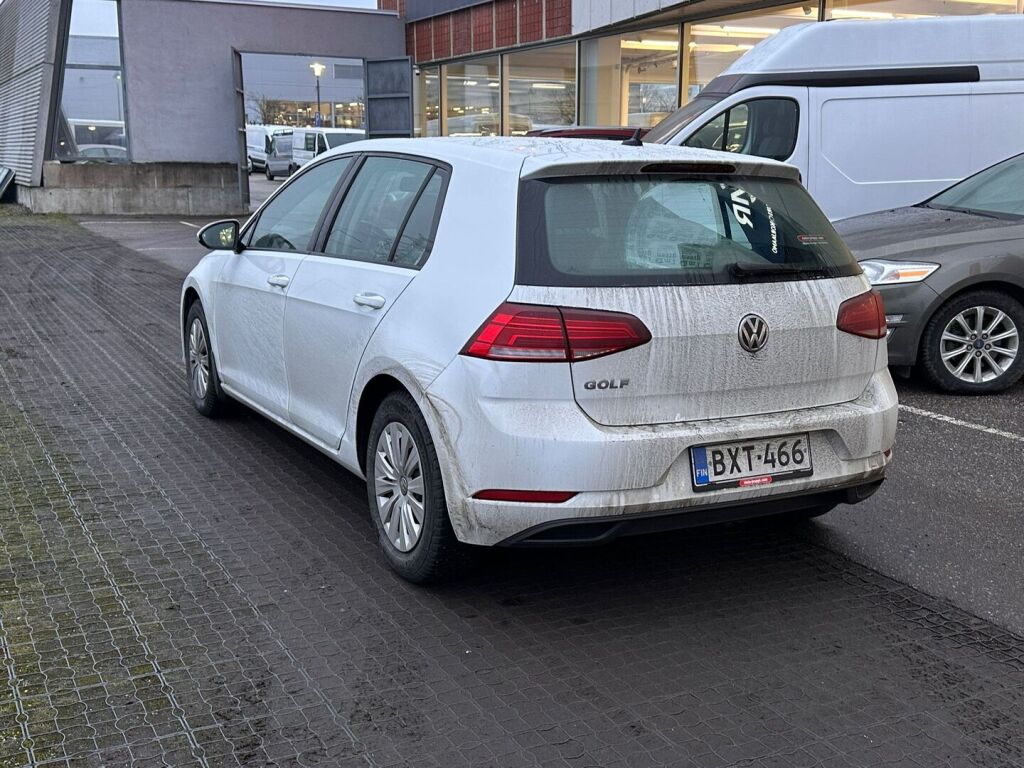 Volkswagen Golf 2019 Valkoinen