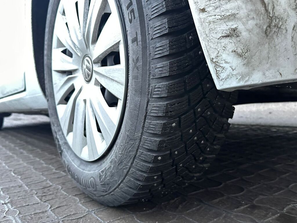 Volkswagen Golf 2019 Valkoinen