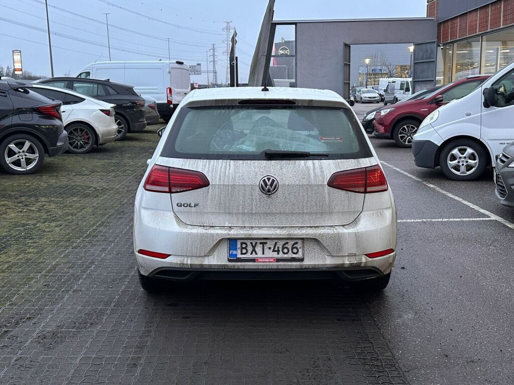 Volkswagen Golf 2019 Valkoinen