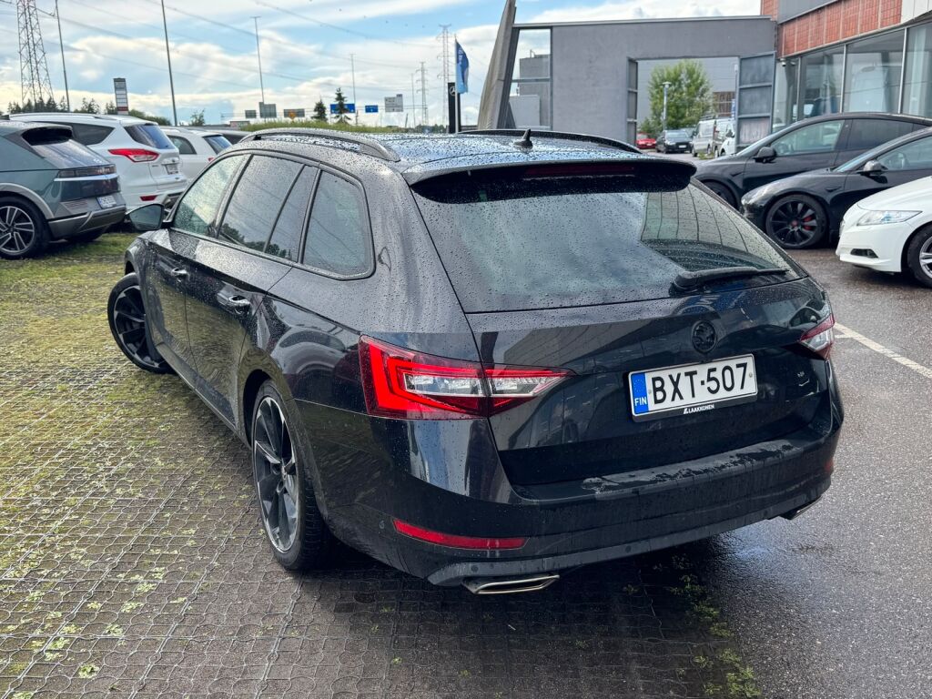 Skoda Superb 2019 Musta