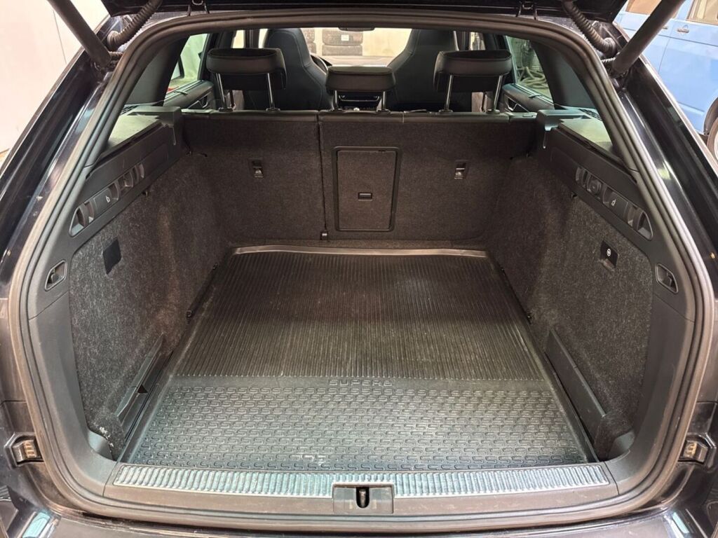 Skoda Superb 2019 Musta