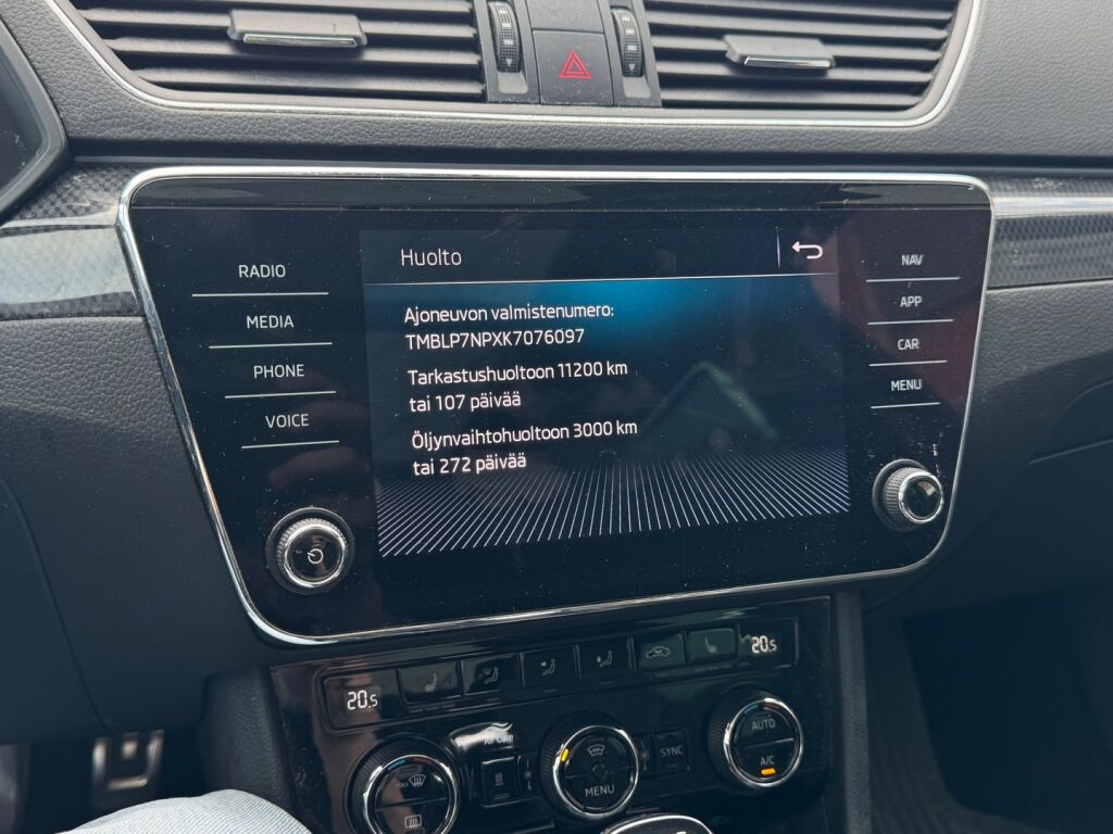 Skoda Superb 2019 Musta