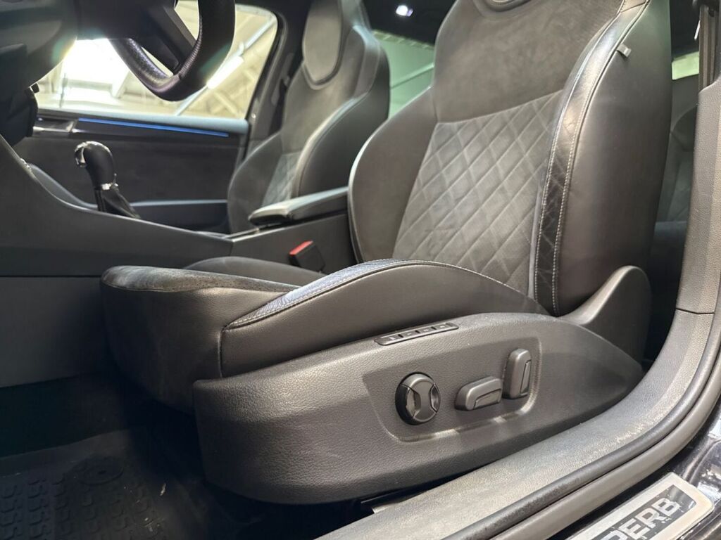 Skoda Superb 2019 Musta