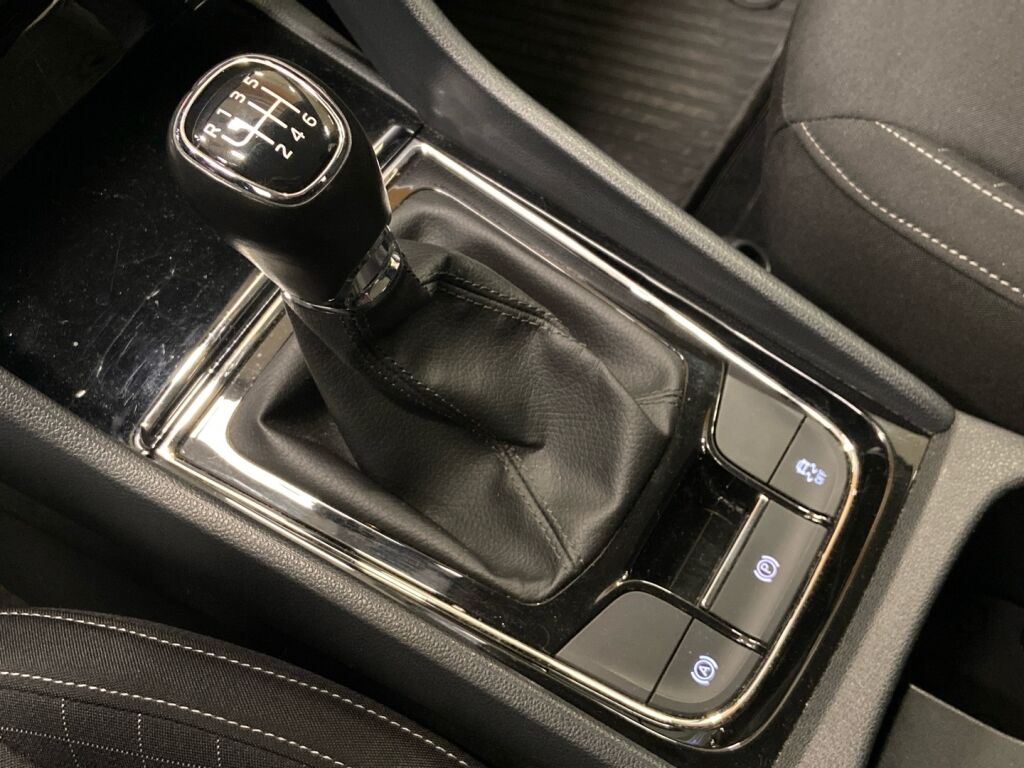 Skoda Karoq 2019 Harmaa