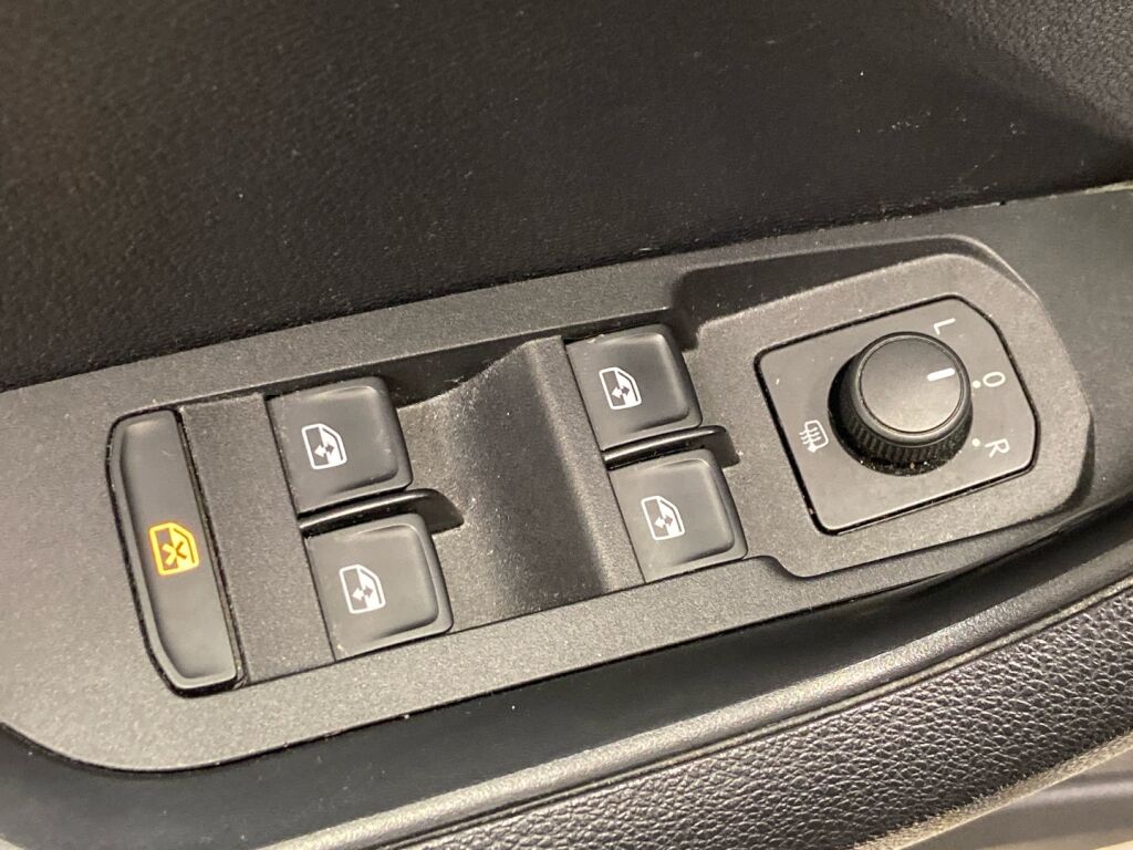 Skoda Karoq 2019 Harmaa