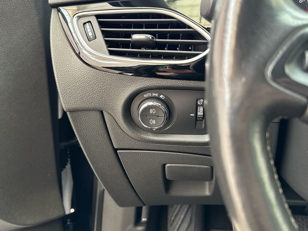 Opel Astra 2019 Sininen