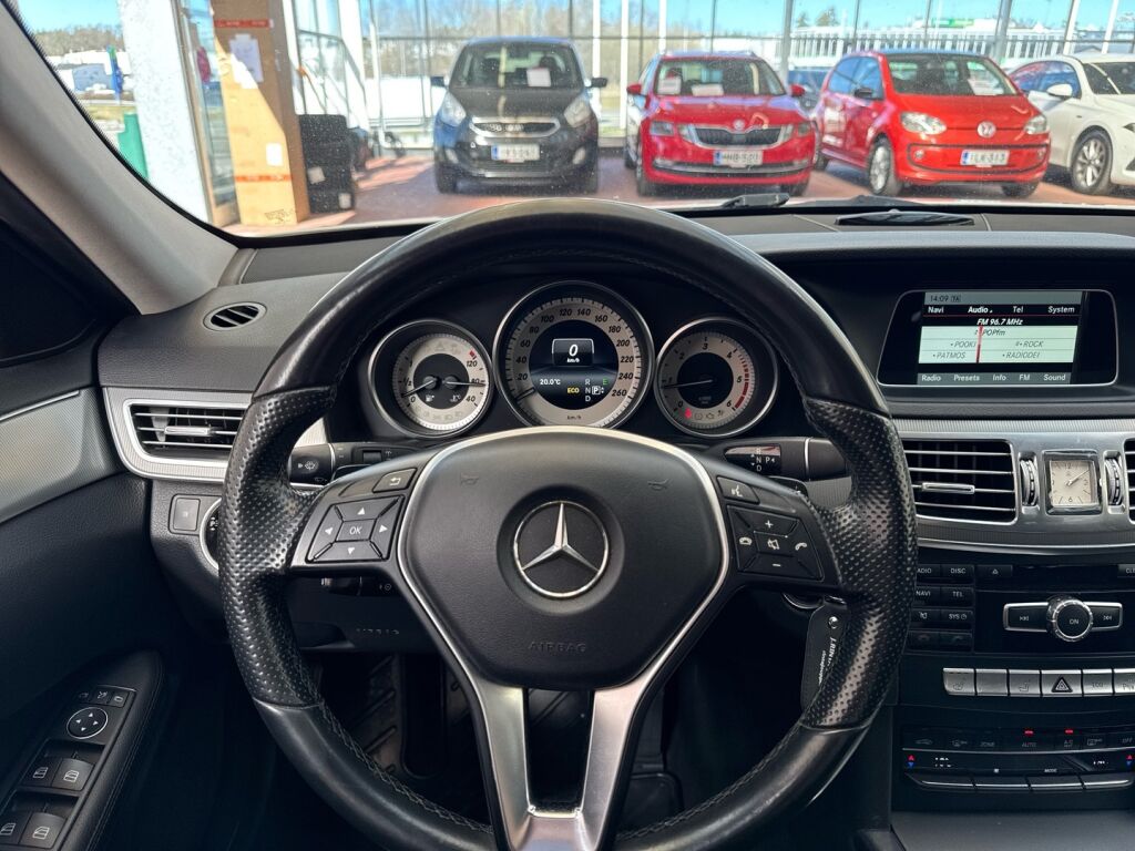 Mercedes-Benz E 2015 Valkoinen