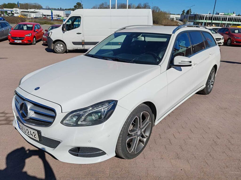 Mercedes-Benz E 2015 Valkoinen